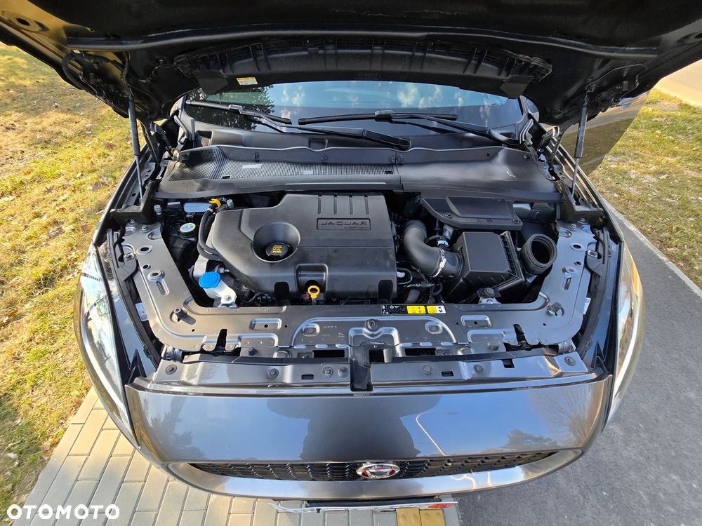 Jaguar E-Pace 2.0 i4D AWD R-Dynamic HSE - 24