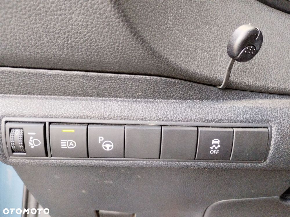 Toyota Corolla 1.8 Hybrid Comfort - 25
