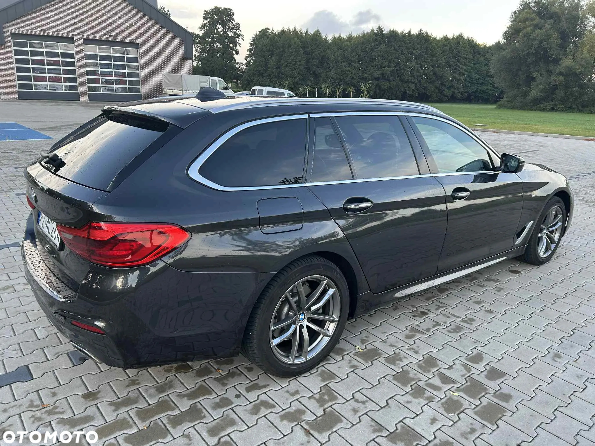 BMW Seria 5 520d M Sport - 10
