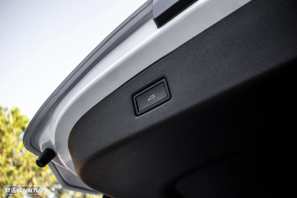 Ford Explorer Elektromotor c/ Extended Range RWD 77kWh Premium - 28