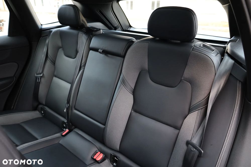 Volvo XC 60 T6 AWD Recharge Geartronic RDesign - 19