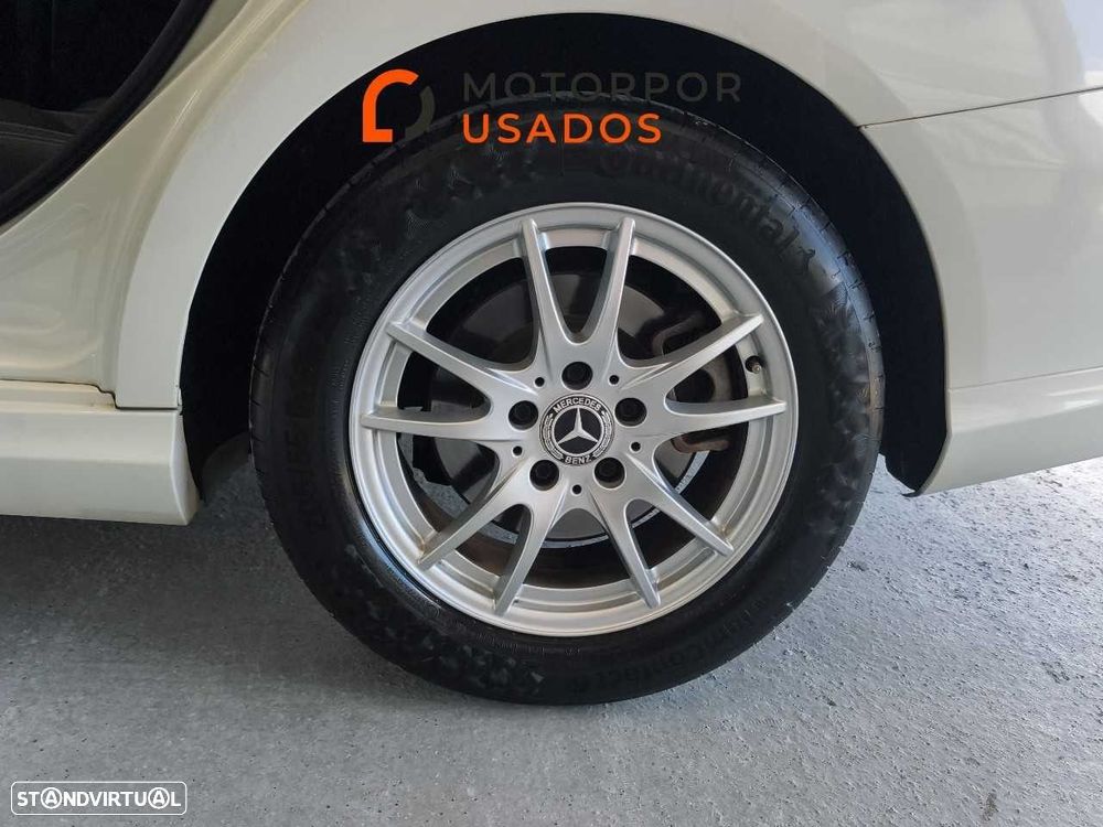 Mercedes-Benz CLA 200 CDI Urban - 30