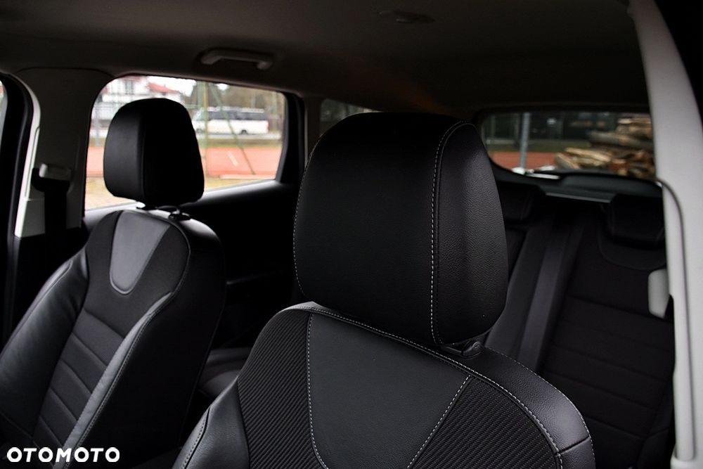 Ford Kuga 2.0 TDCi 4x4 Titanium - 32