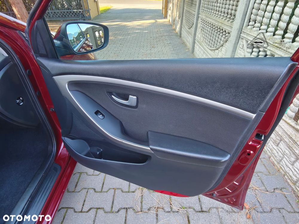 Hyundai i30 blue 1.4 YES Gold - 25
