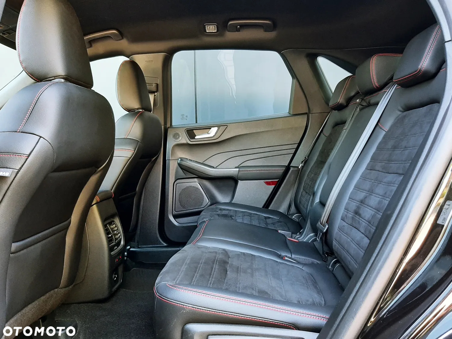 Ford Kuga 2.0 EcoBlue AWD ST-Line X - 22
