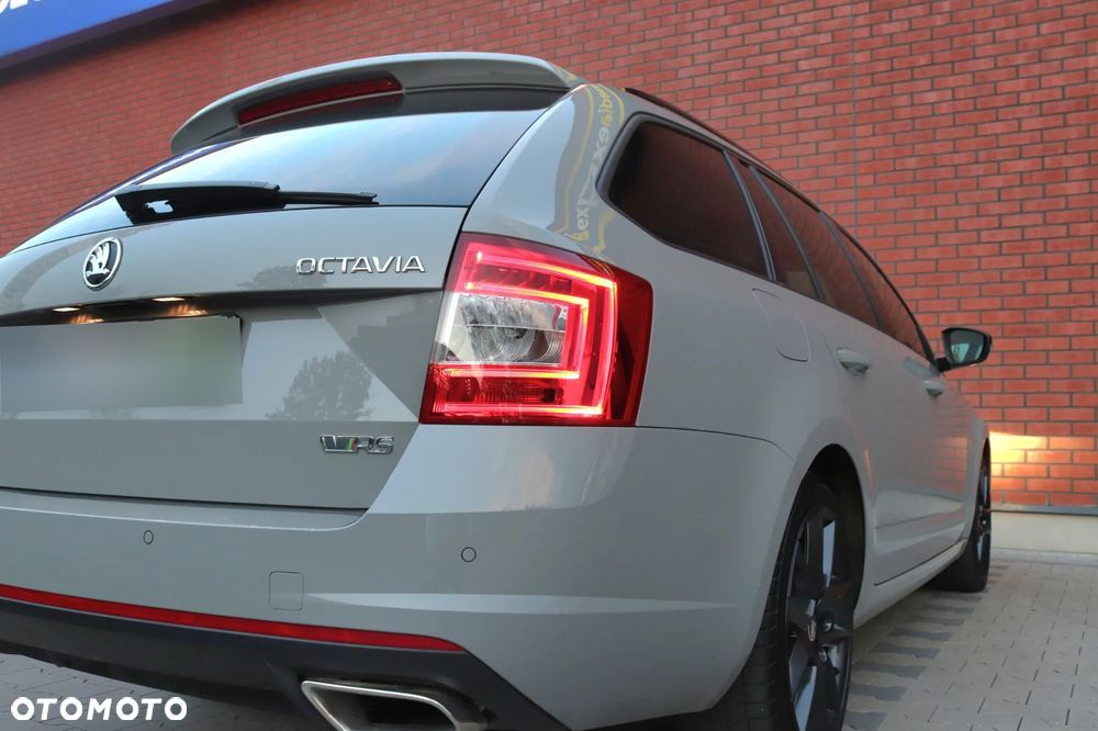Skoda Octavia 2.0 TDI RS Challenge DSG - 11