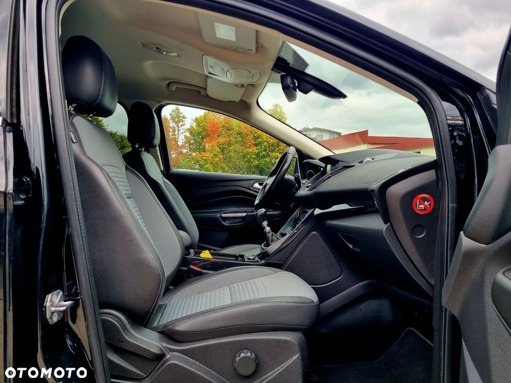 Ford Kuga 1.5 EcoBoost 2x4 Titanium - 11