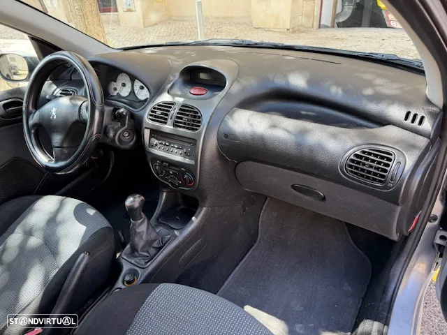 Peugeot 206 1.1 Color Line - 16