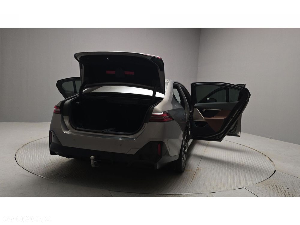 BMW Seria 5 - 12