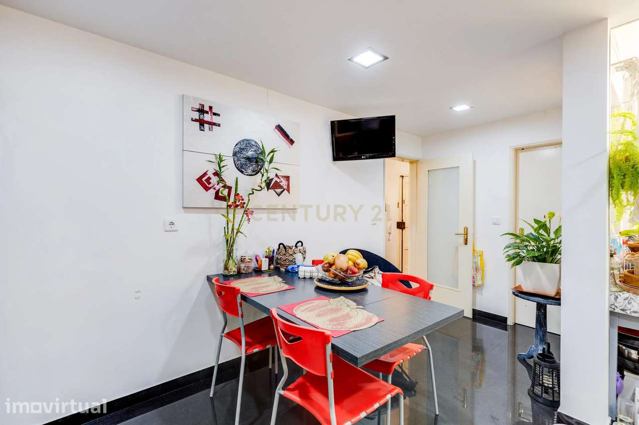Apartamento T3, sem elevador, arrumo no sótão e garagem fechada, em Po - Grande imagem: 3/35