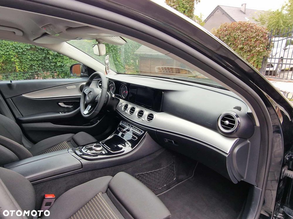 Mercedes-Benz Klasa E 220 d 9G-TRONIC - 14