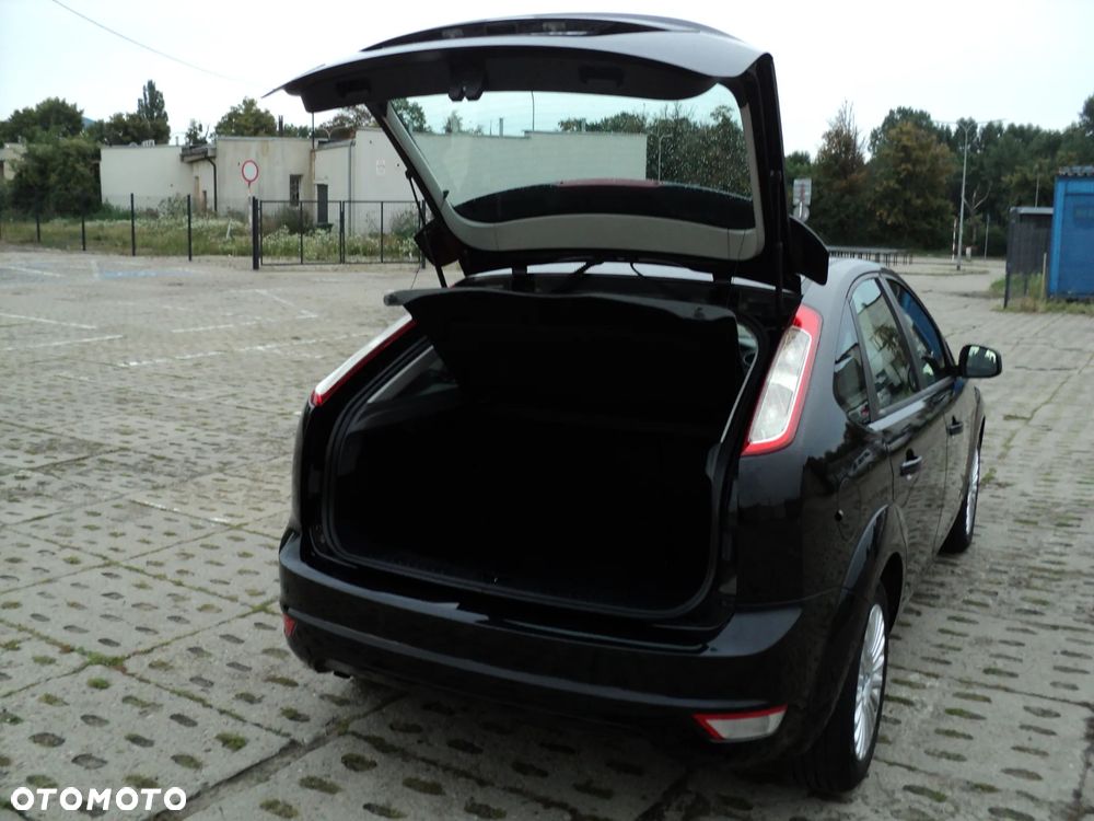 Ford Focus 1.6 Trend - 10