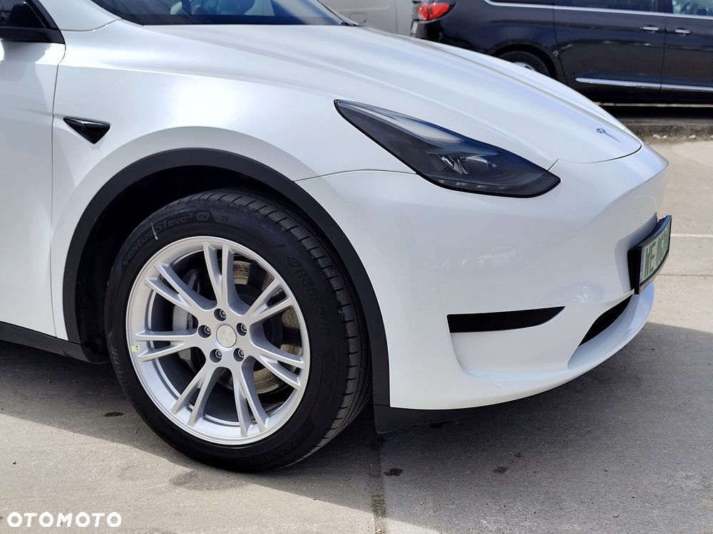 Tesla Model Y RWD - 12