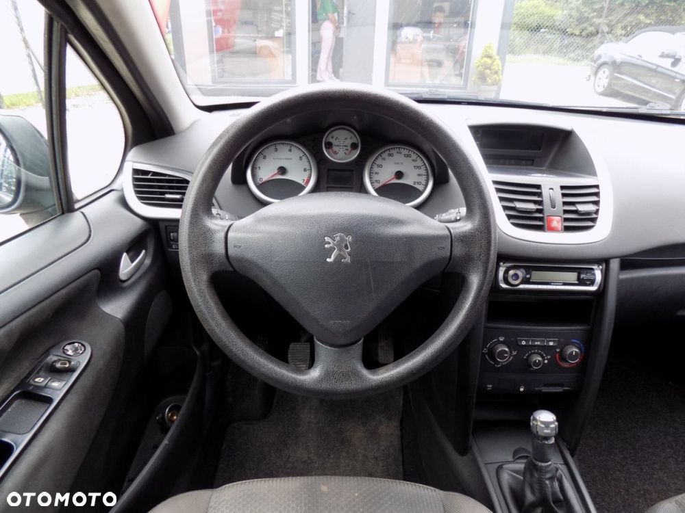 Peugeot 207 - 6