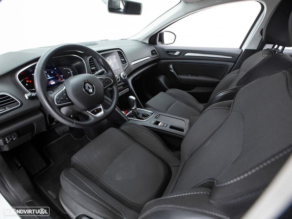 Renault Mégane Sport Tourer 1.5 Blue dCi Equilibre EDC — fotografia 6