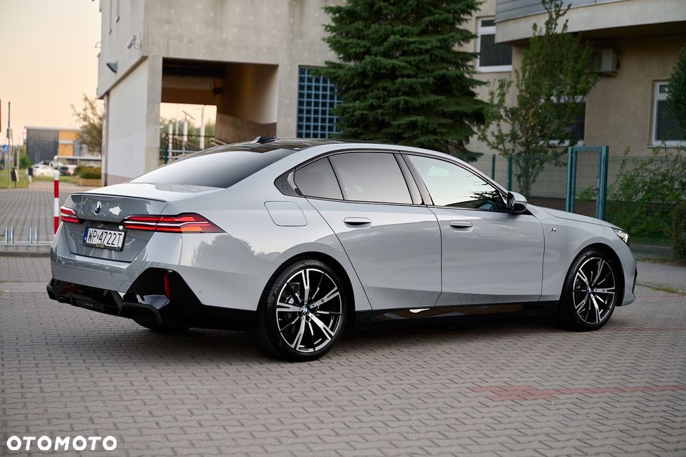 BMW Seria 5 520d xDrive - 13