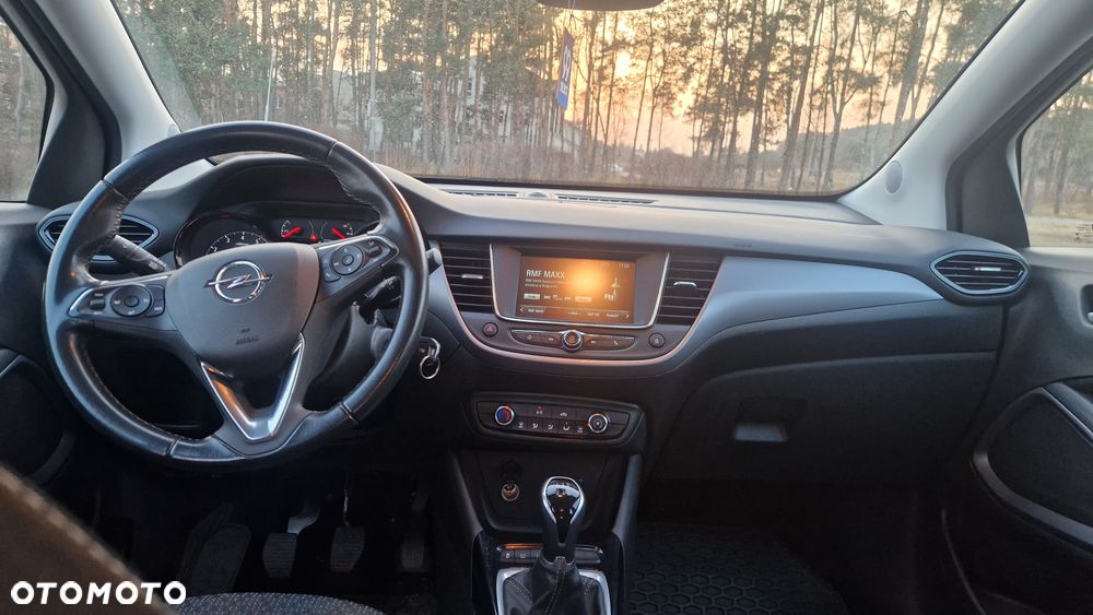 Opel Crossland X - 11