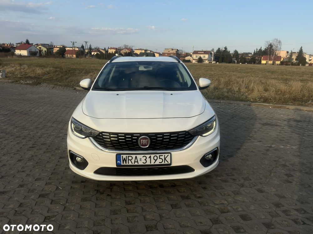 Fiat Tipo 1.6 MultiJet DCT Lounge - 2