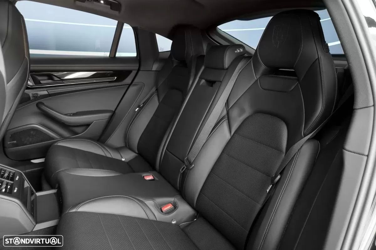 Porsche Panamera 4 E-Hybrid - 22