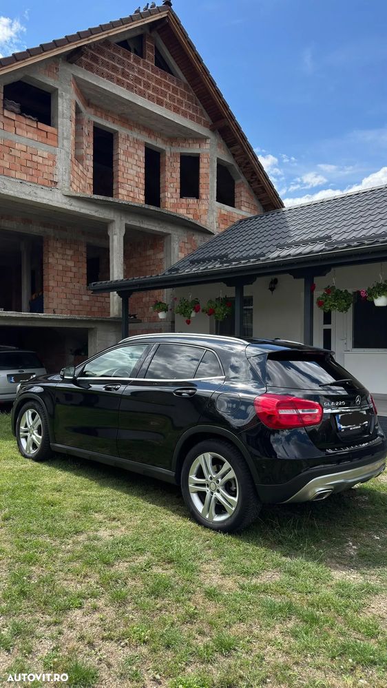 Mercedes-Benz GLA 220 CDI 4MATIC 7G-DCT - 31