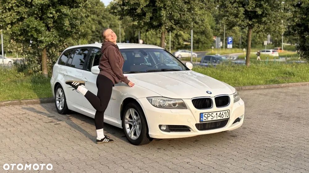 BMW Seria 3 318d Touring - 1