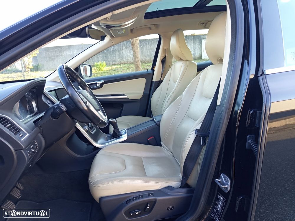 Volvo XC 60 2.0 D3 Momentum - 18