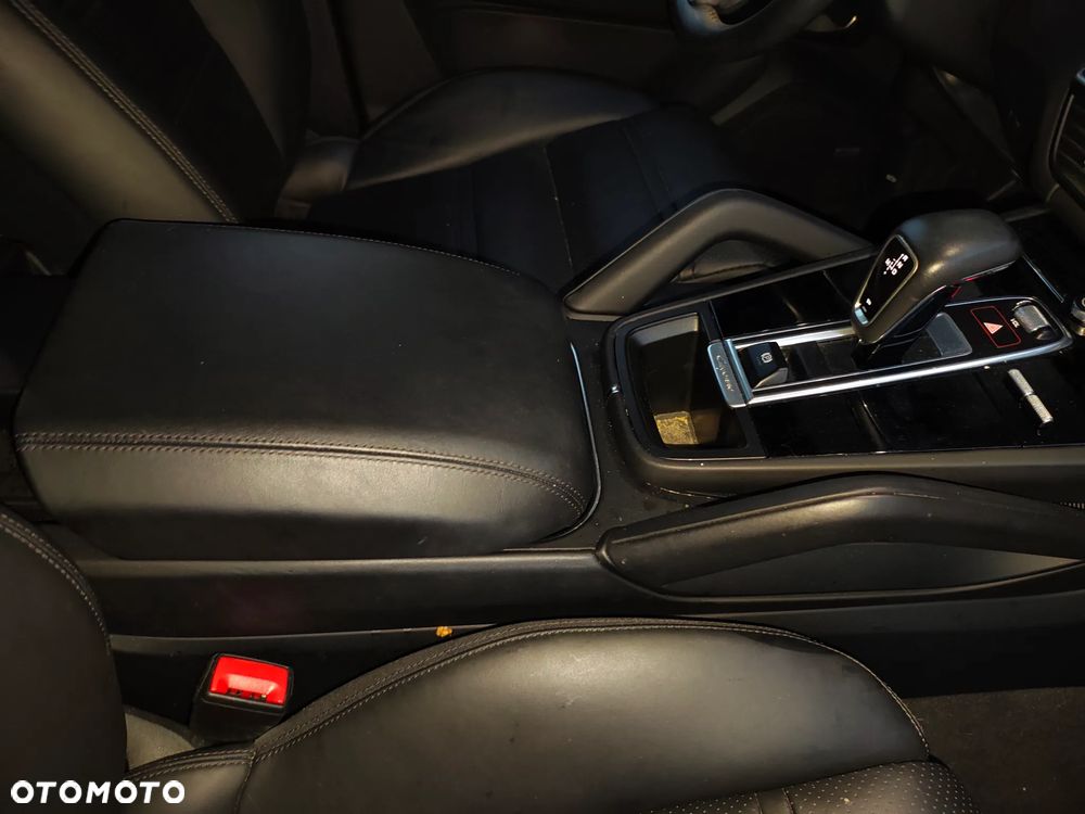 Porsche Cayenne Standard - 18