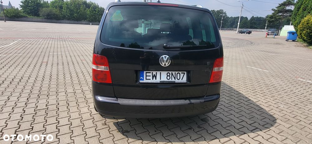 Volkswagen Touran - 4