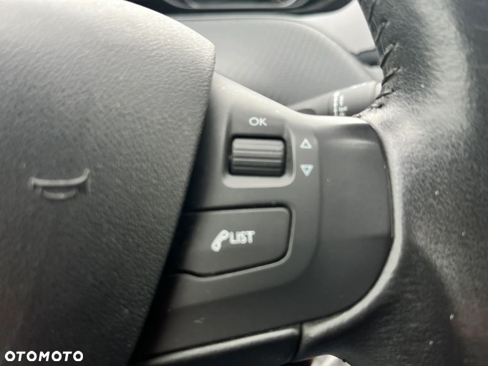 Peugeot 208 PureTech 82 Style - 25