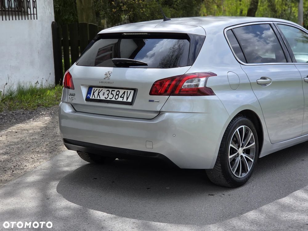 Peugeot 308 1.2 PureTech GPF Allure S&S - 11