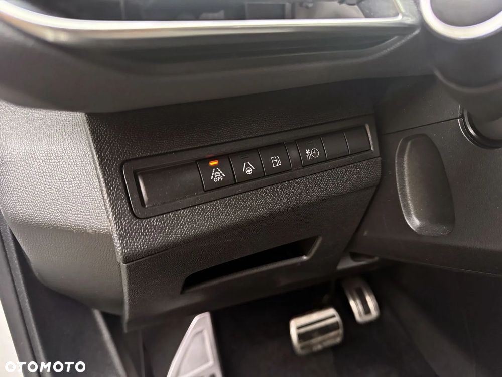 Peugeot 3008 Plug-In Hybrid 225 e-EAT8 GT - 9