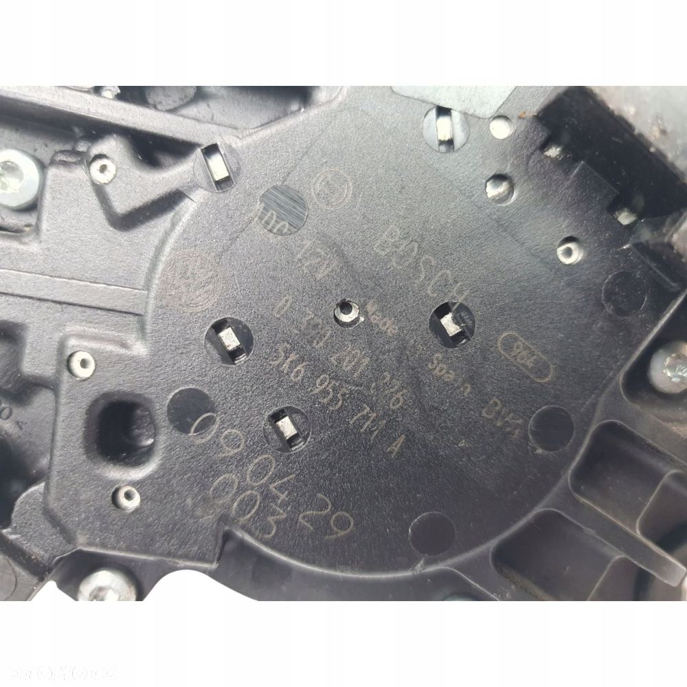 SILNICZEK WYCIERACZKI VW Golf VI mechanizm tył tylny 5K6955711A - 2