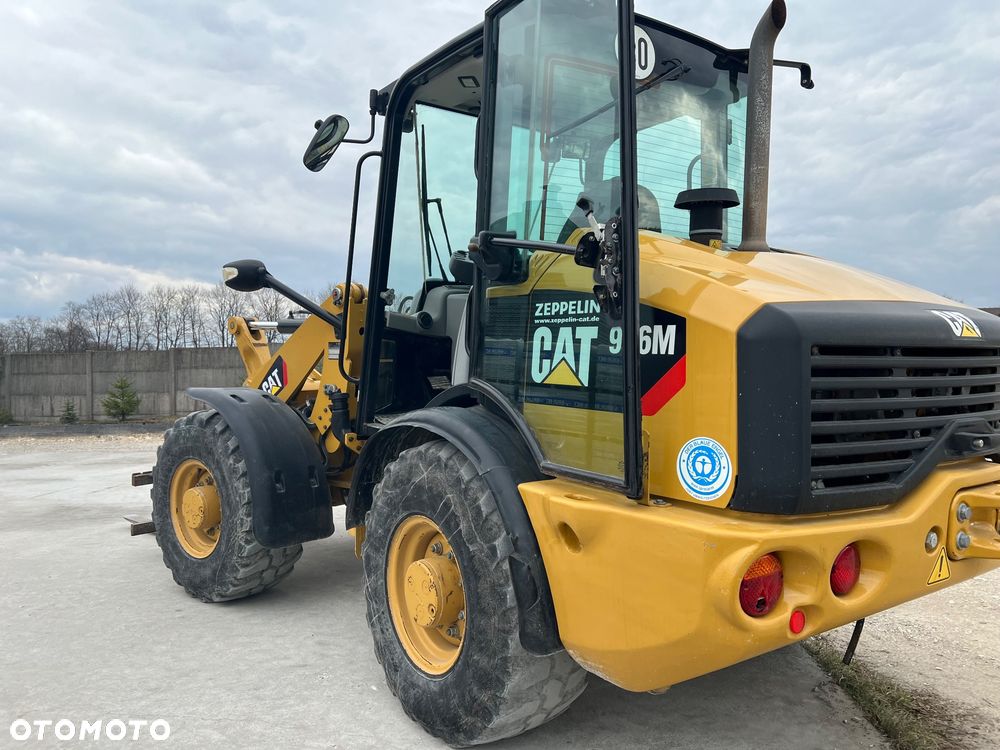 Caterpillar Ładowarka łamana 906M Cat łyżka widły 907 908 5 6 ton SZYBKOZŁĄCZE HYDRAULICZNE dodatkowe linie ZAMIATARKA za dopłatą - 15