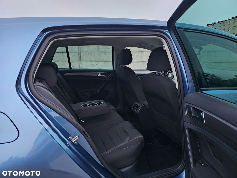 Volkswagen Golf 1.6 TDI DPF Highline - 12