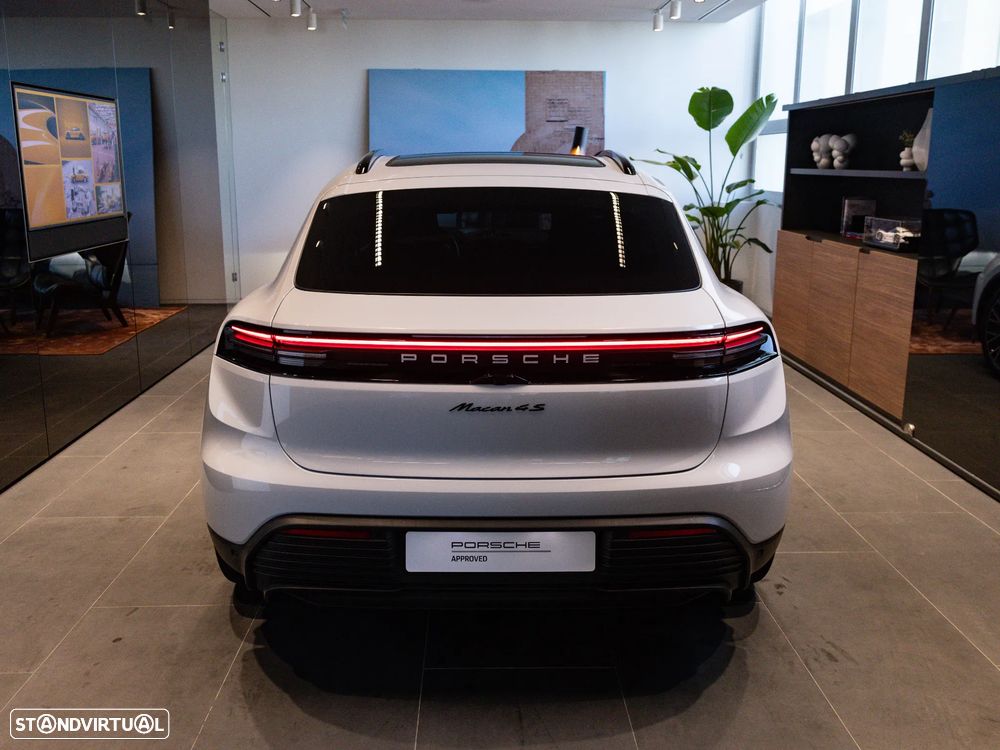 Porsche Macan Electric 4S - 11