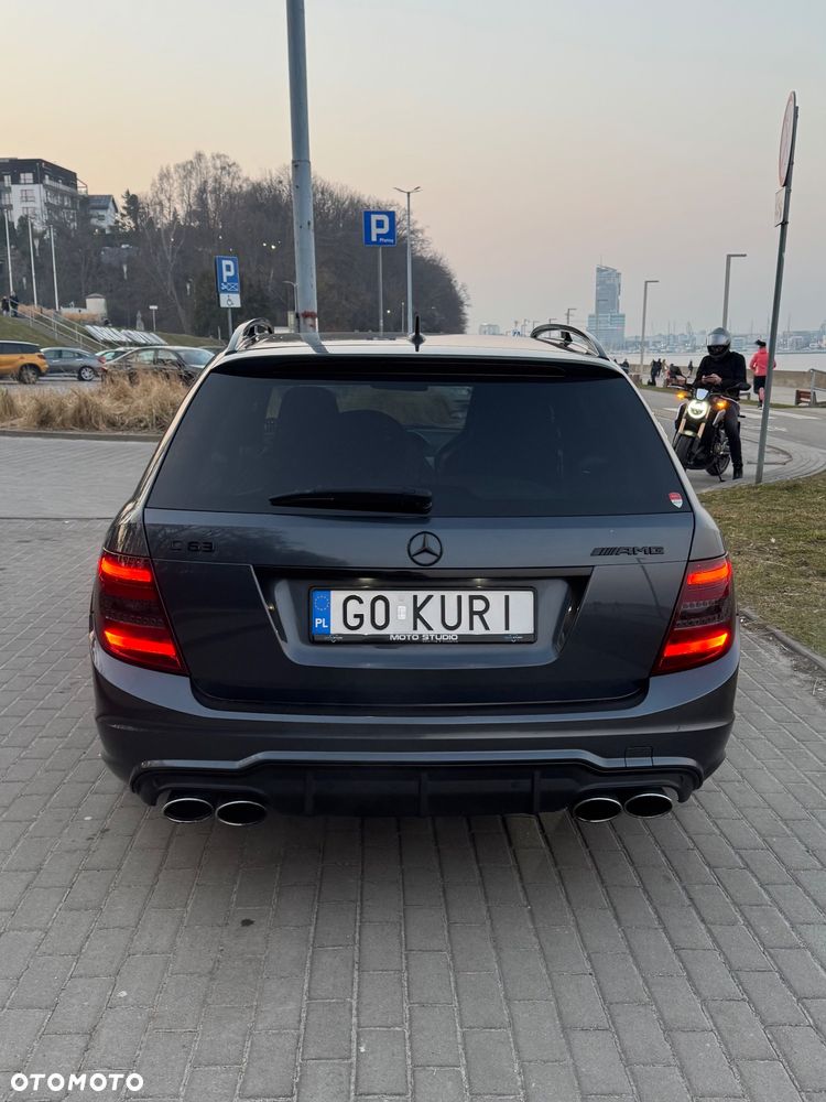 Mercedes-Benz Klasa C 63 AMG - 8