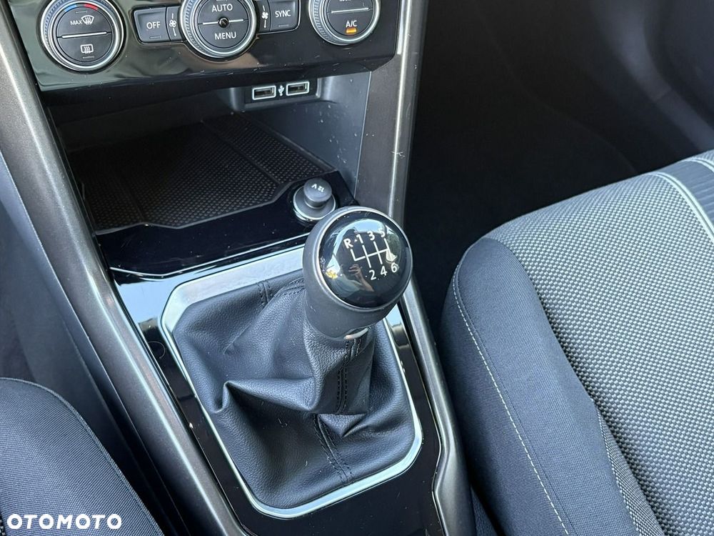 Volkswagen T-Roc 1.0 TSI OPF Style - 32