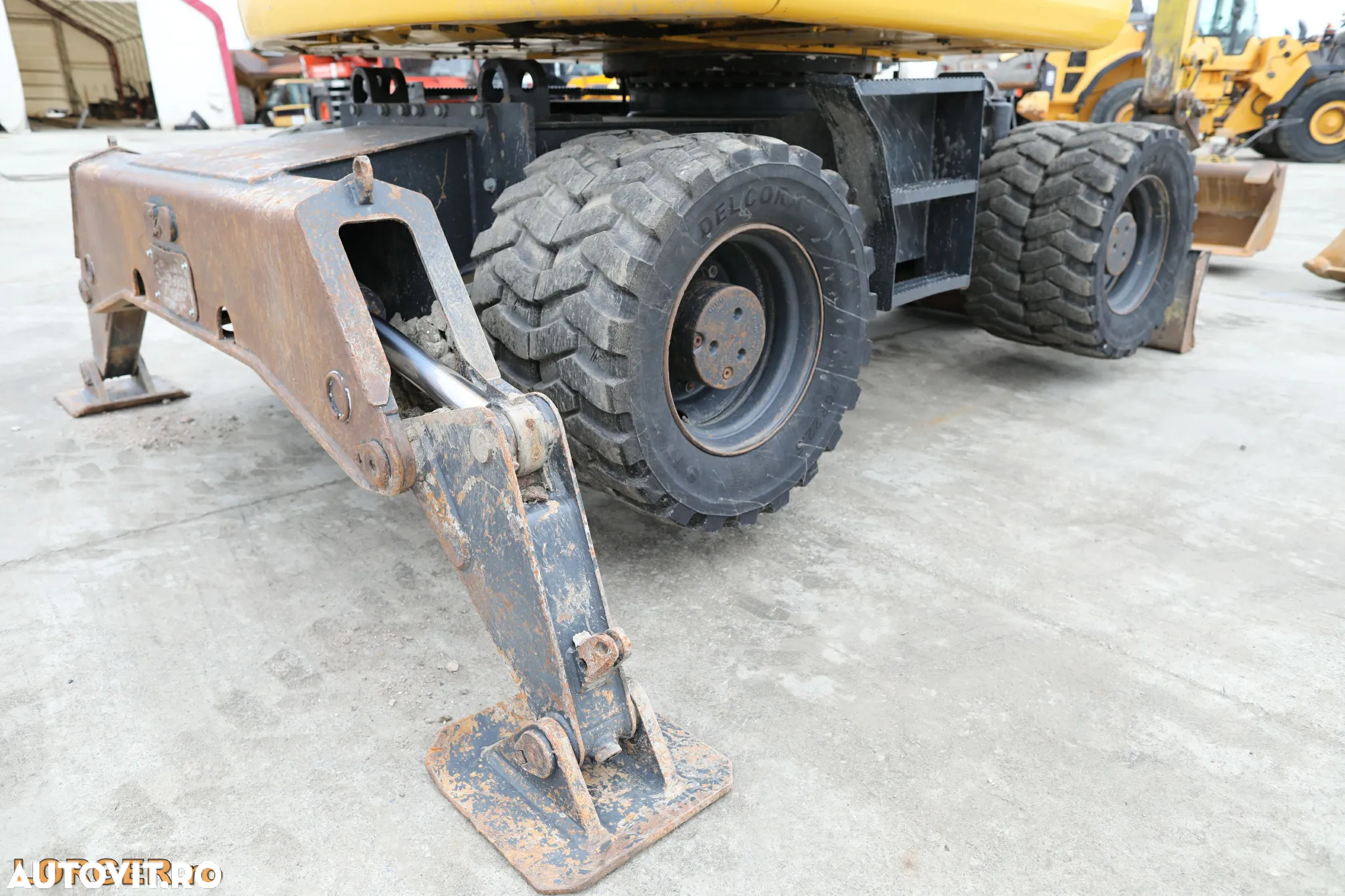 Komatsu PW148-10 - 12