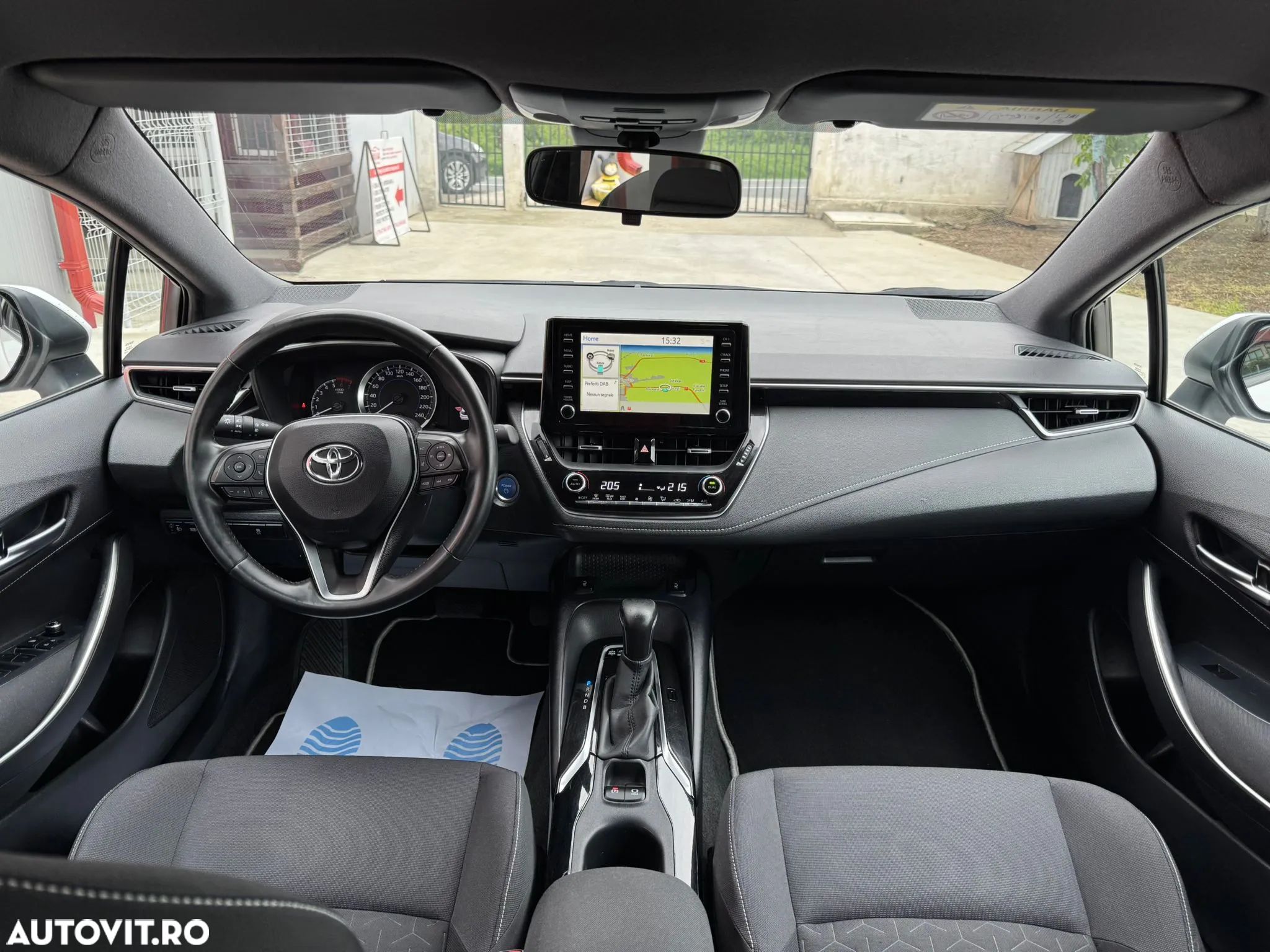 Toyota Corolla 1.8 HSD Business - 14