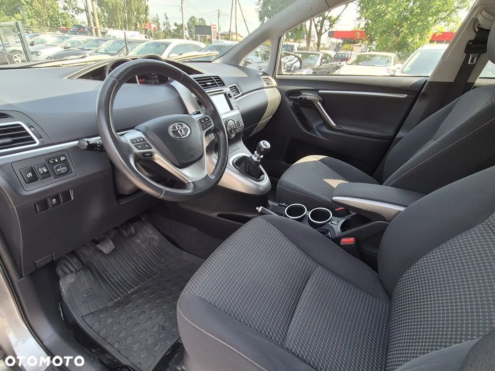 Toyota Verso 1.6 D-4D Prestige - 26