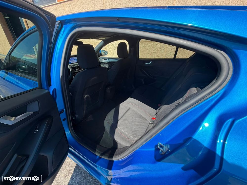 Ford Focus 1.0 EcoBoost MHEV Active - 11