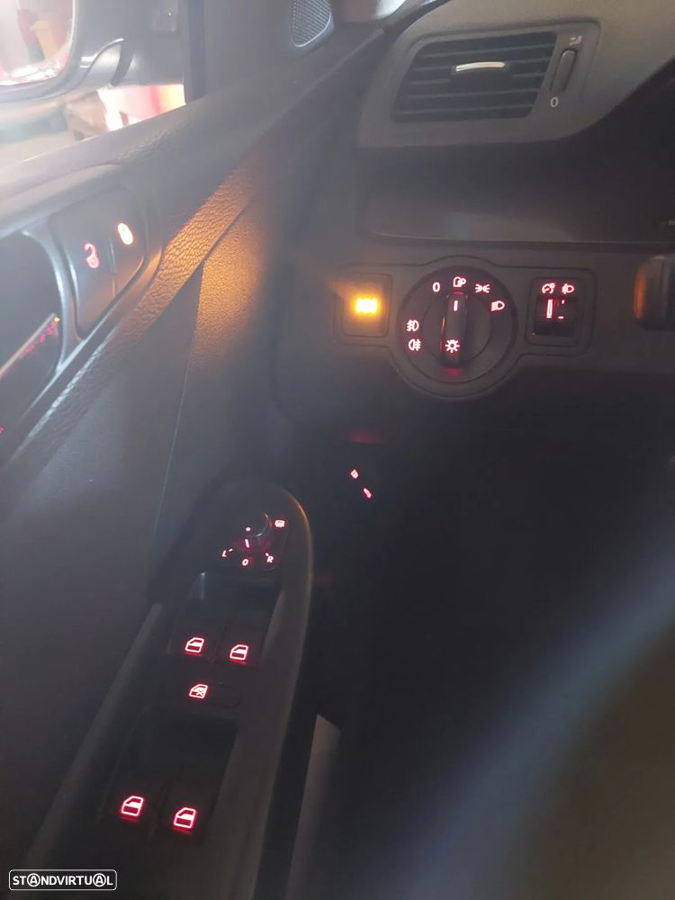 VW Passat 1.9 TDi Confortline - 8