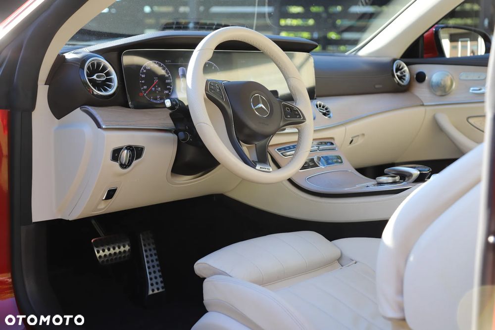 Mercedes-Benz Klasa E 400 4-Matic 9G-TRONIC - 14