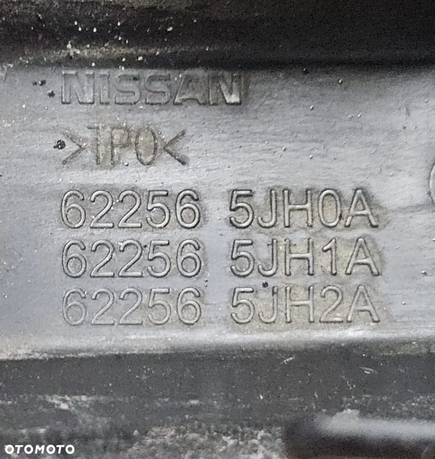 Ramka chrom halogenu prawy NISSAN NAVARA NP300 2015- 62256-5JT0A - 3