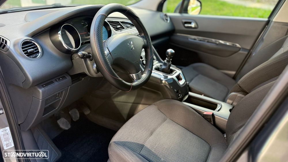 Peugeot 5008 1.6 HDi 7L Allure J17 - 5