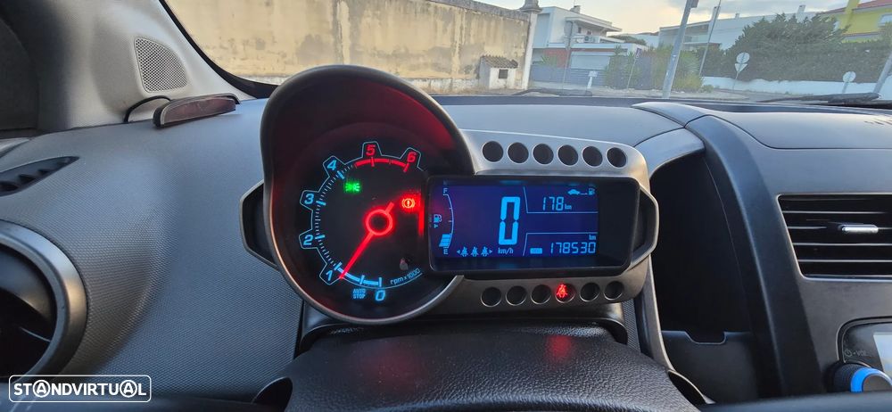 Chevrolet Aveo 1.3 VCDi LTZ - 15