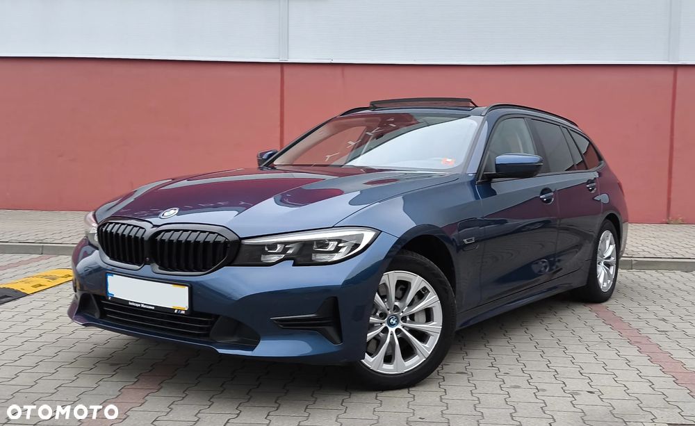 BMW Seria 3 330e Luxury Line - 6