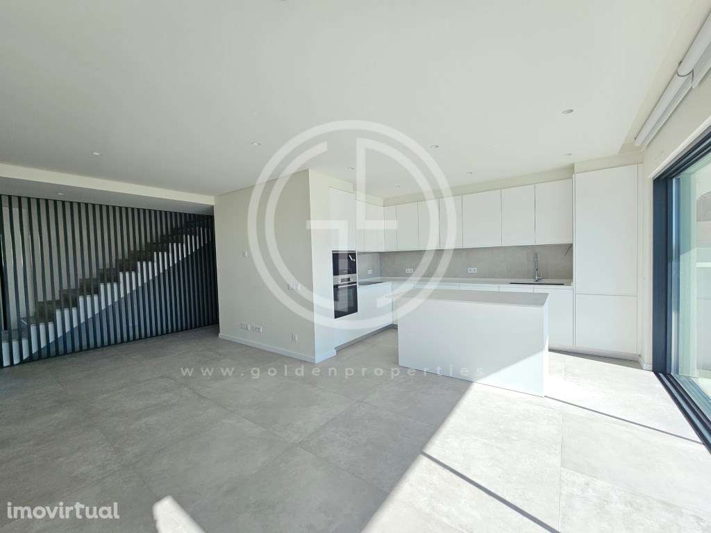 Moradias em Banda T4 em Montenegro, Faro - Grande imagem: 4/24