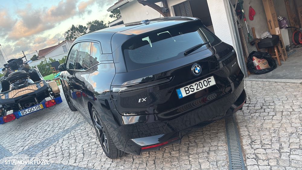 BMW iX xDrive50 - 10
