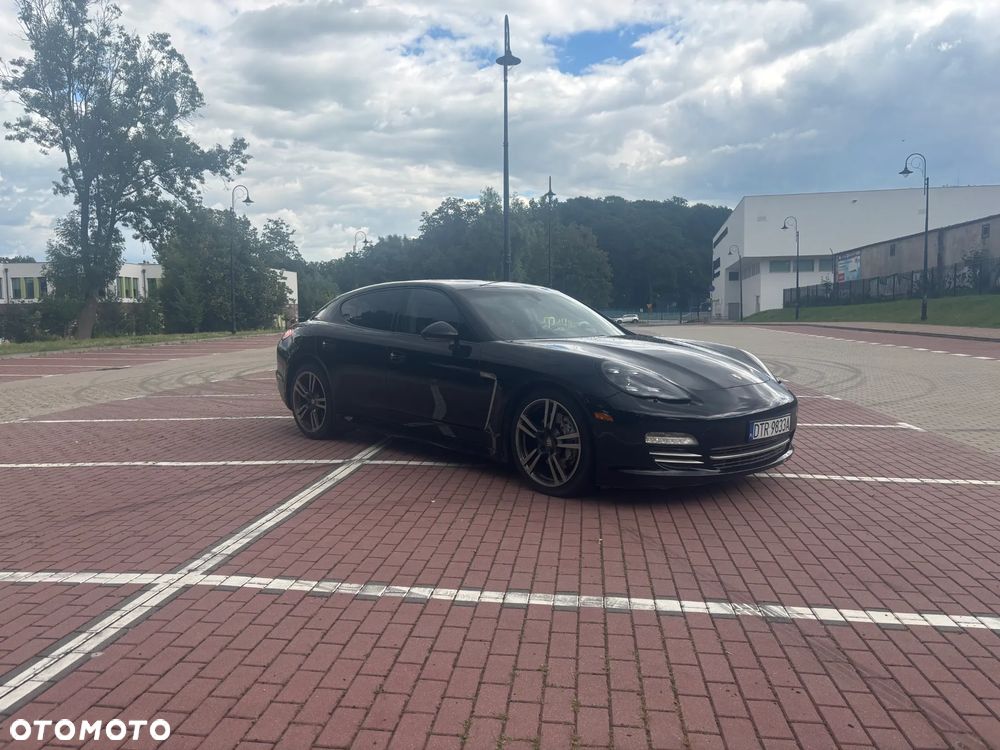 Porsche Panamera 4 Platinum Edition - 8